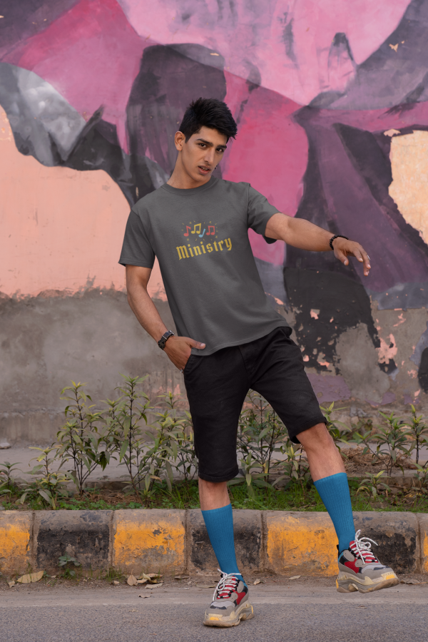 🎵 "Ministry of Vibes" – Urban Music Culture T-Shirt